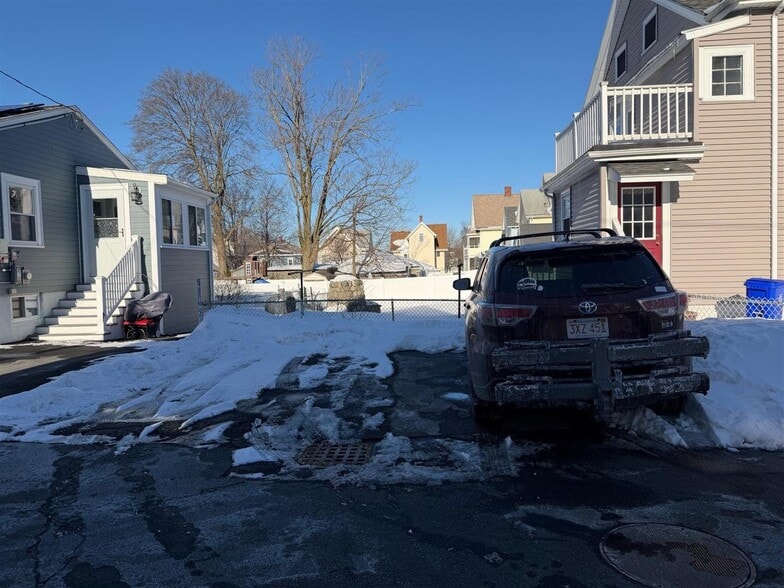 Building Photo - 23 Ashland St