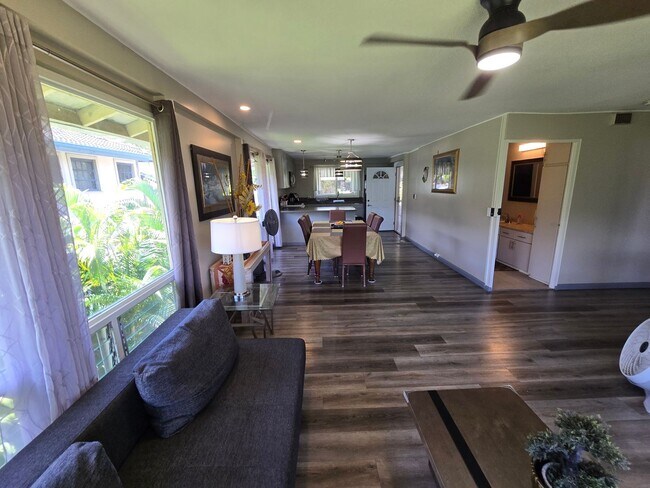 Building Photo - Central, 4 Parking Available, Furnished or...