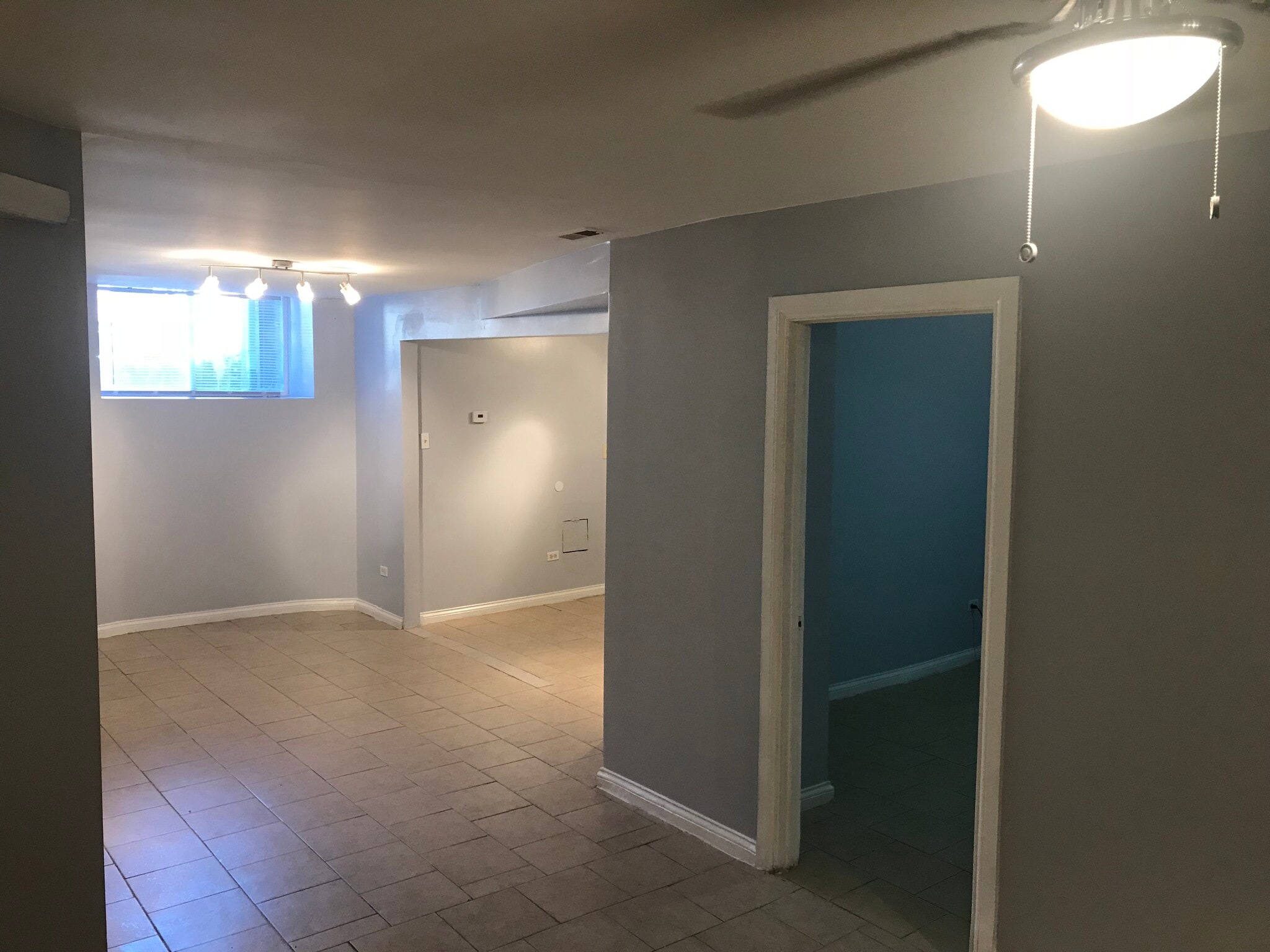 Building Photo - 6117 S Vernon Ave