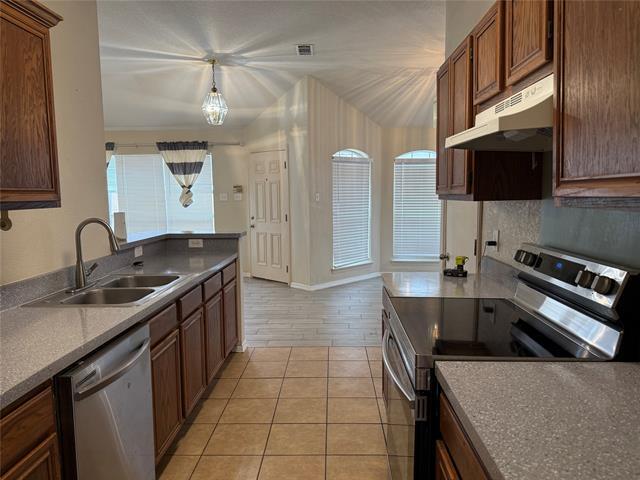 Building Photo - 1704 Vista Verde Cir