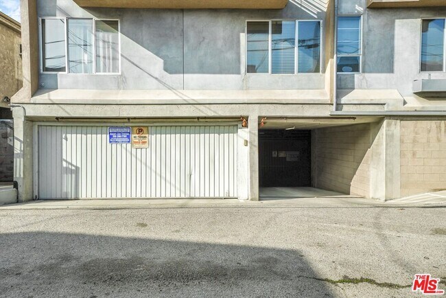 Building Photo - 11960 Iowa Ave