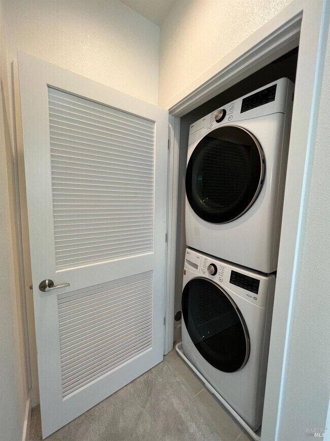 Building Photo - 426 Semillon Ln