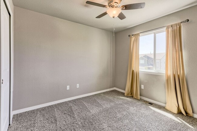 Building Photo - 1748 Ruddlesway Dr