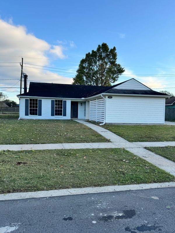 Building Photo - 1835 General Cleburne Ave