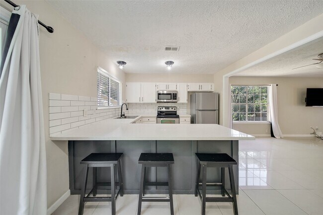 Building Photo - 2603 Rosewood Pl