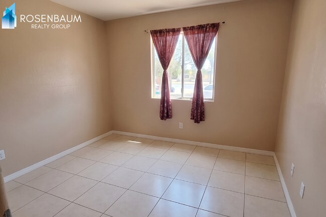 Building Photo - 1502 W Palmer Dr
