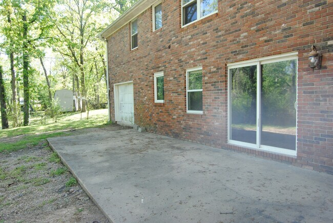 Building Photo - Spacious Rental in Sherwood