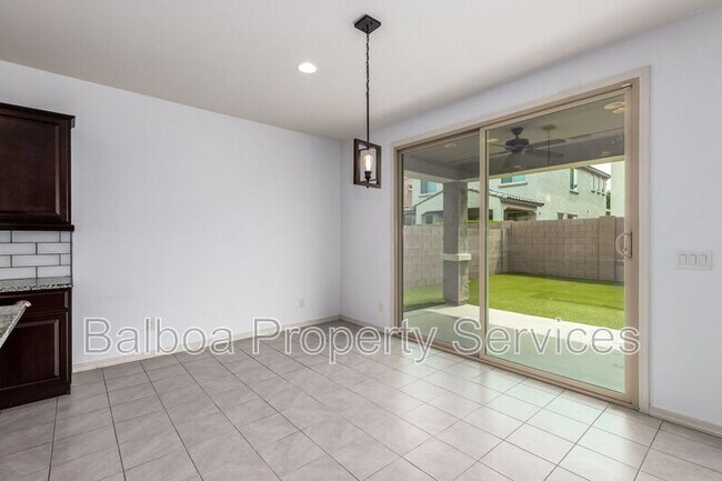 Building Photo - 5427 S Canyon Rim