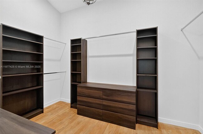 Building Photo - 2330 Overbrook St