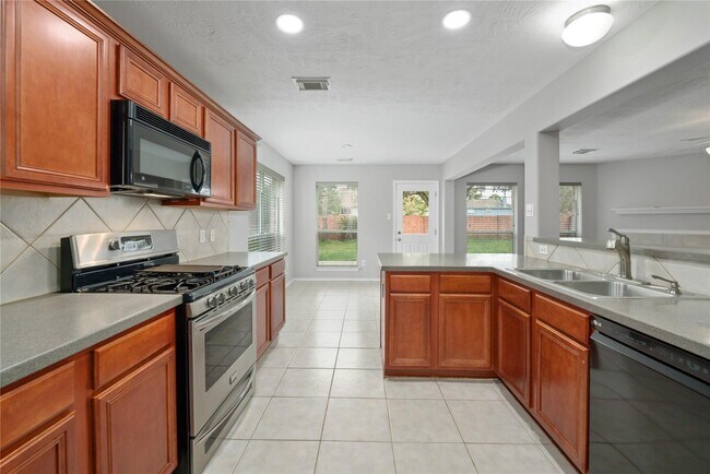 Building Photo - 24246 Arrow Star Dr