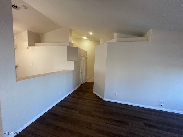 Building Photo - 9011 W Viking Rd