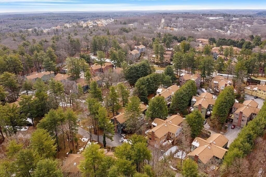 Building Photo - 68 E Bluff Rd