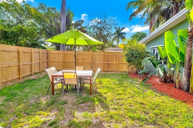 Building Photo - 1050 SW 30th St