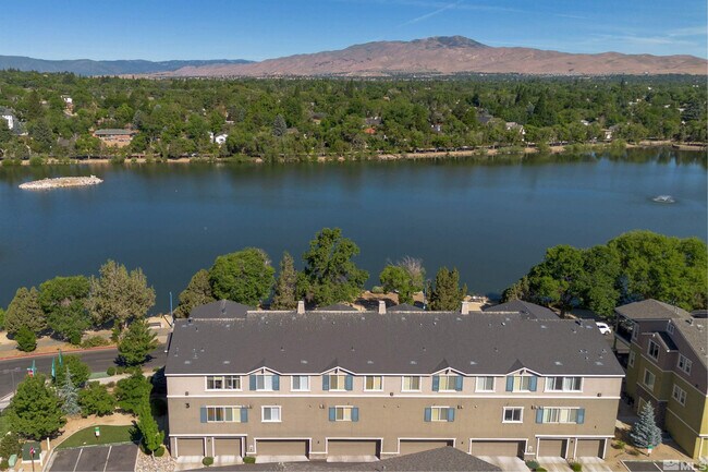 Building Photo - 2490 Eastshore Pl