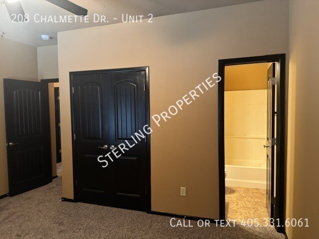 Building Photo - 208 Chalmette Dr