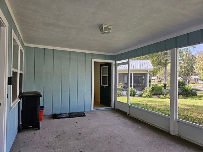 Building Photo - (2/2 Turkey Creek Forest)