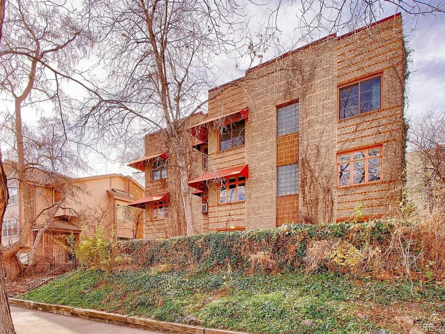 Building Photo - 1029 Pennsylvania St