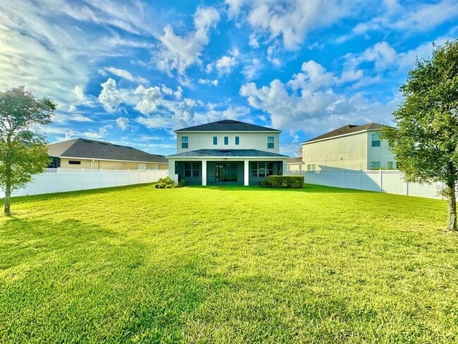 Building Photo - 34159 Astoria Cir
