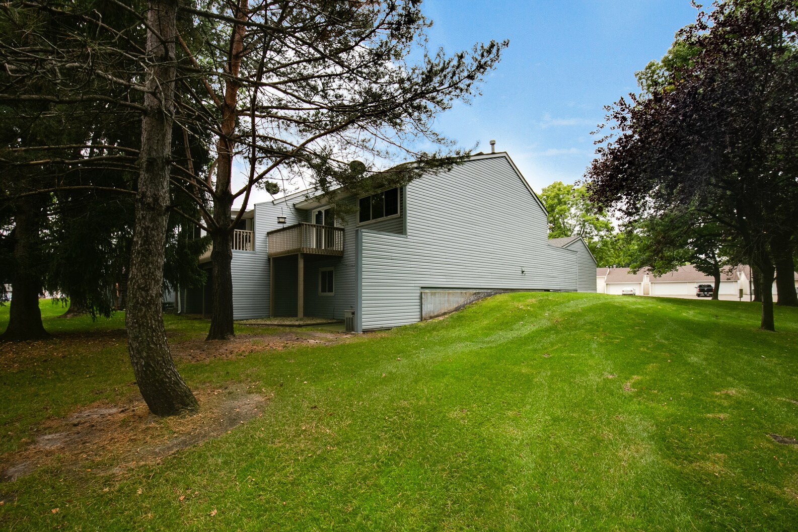 Building Photo - 12115 Drake St NW