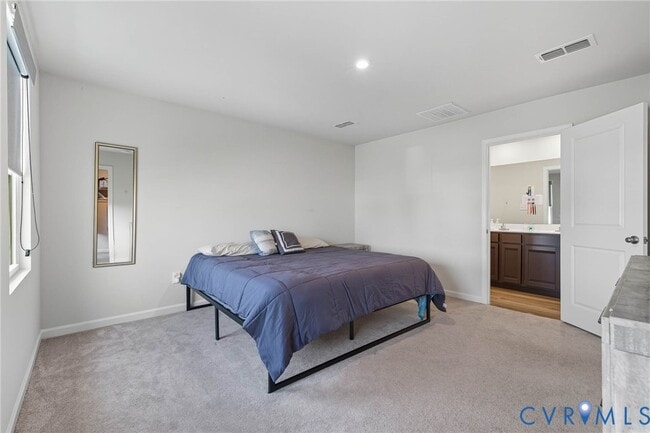 Building Photo - 261 Chanticleer Dr