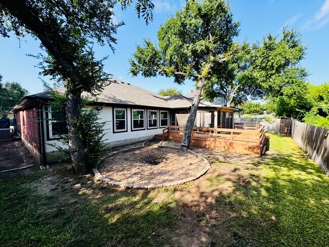 Building Photo - 1731 Warwick Way