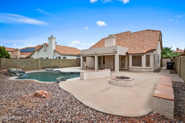 Building Photo - 1227 E Glenhaven Dr