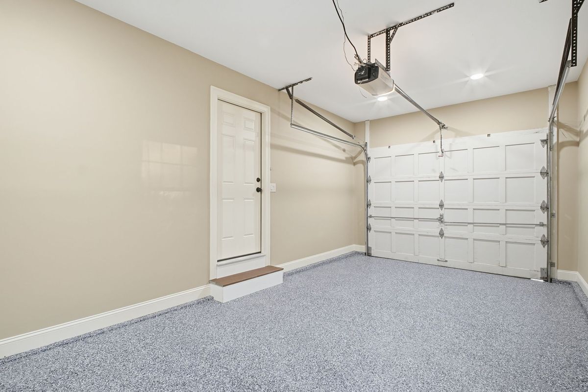 Building Photo - 193 The Meadows