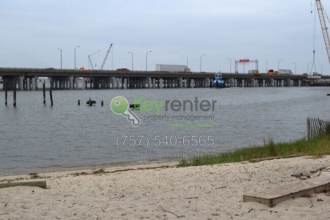 Building Photo - 925 Little Bay Ave