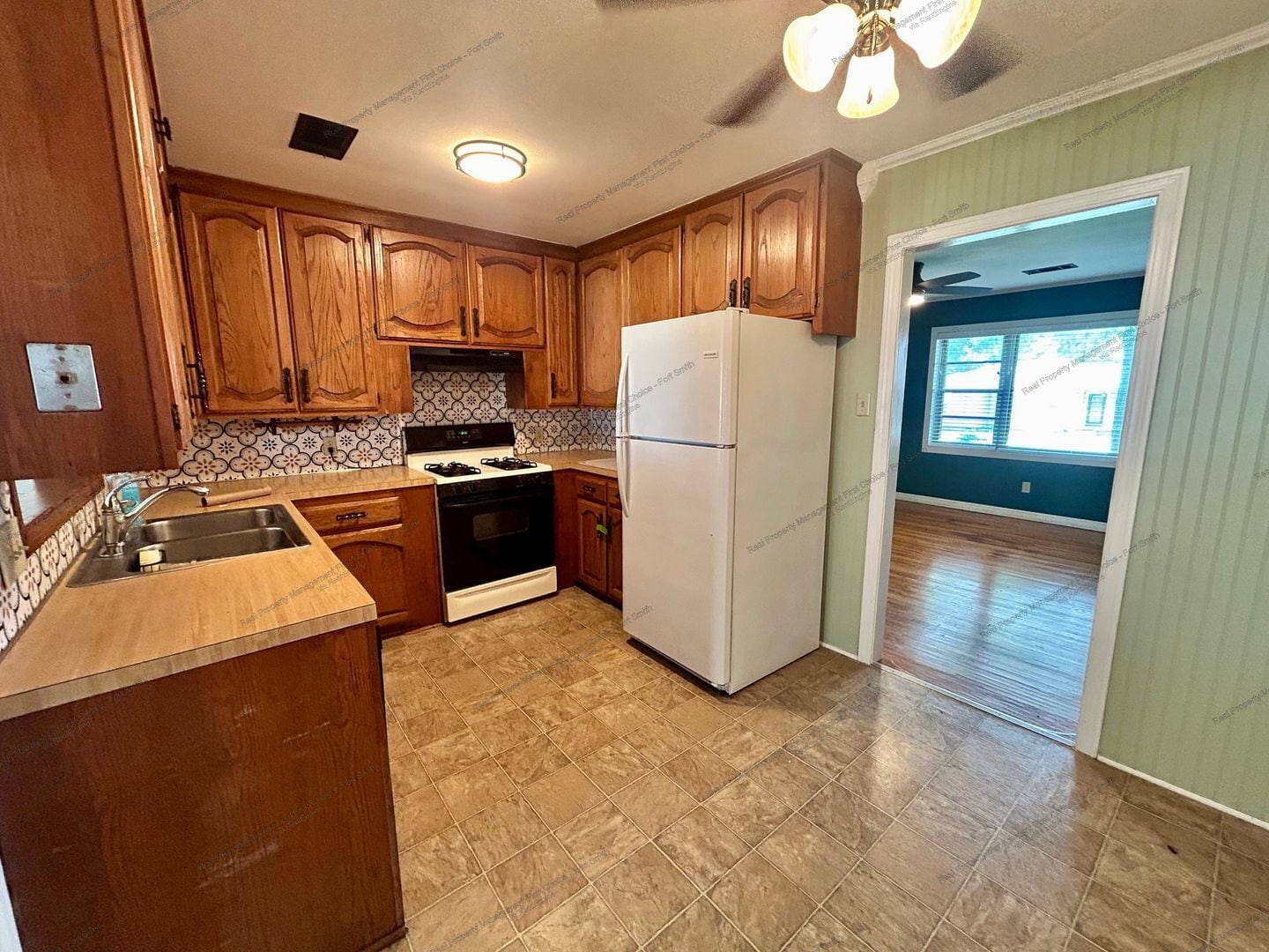 Building Photo - 4205 S 17th St