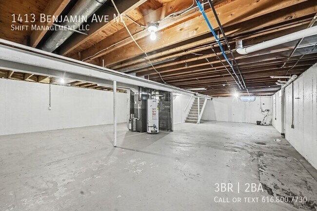 Building Photo - 1413 Benjamin Ave NE