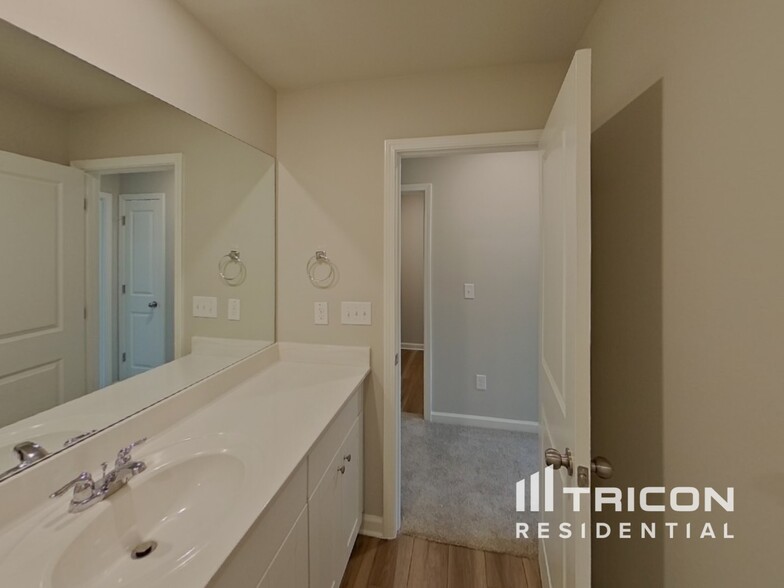Building Photo - 3140 Baylor Cir