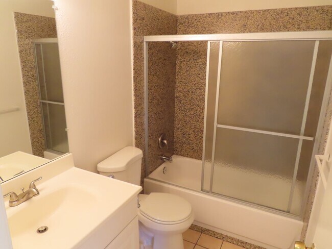 Building Photo - Four bedroom house in Mira Mesa