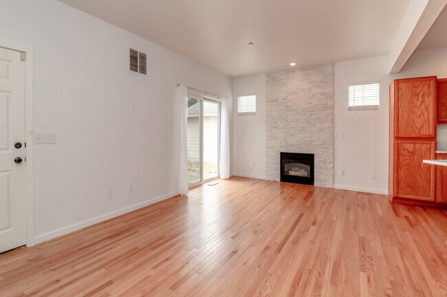 Building Photo - 1485 Bobs Hollow Ln