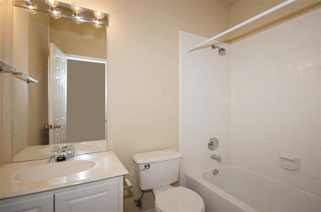 Building Photo - 8809 Somerville Way