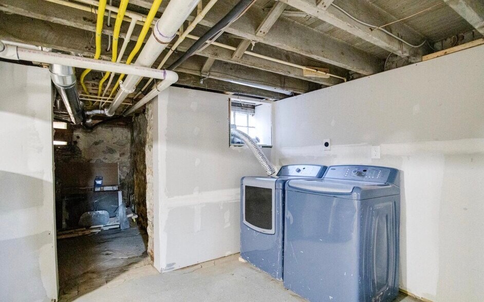 Building Photo - 3007 Oakley Ave