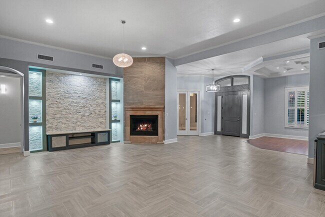 Building Photo - 6464 Snowheights Ct