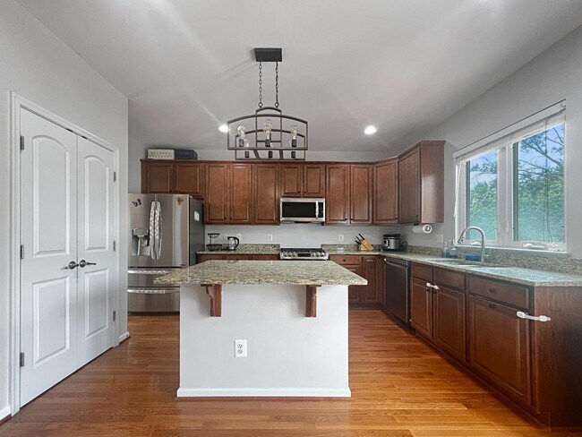 Building Photo - 43450 Hopestone Terrace