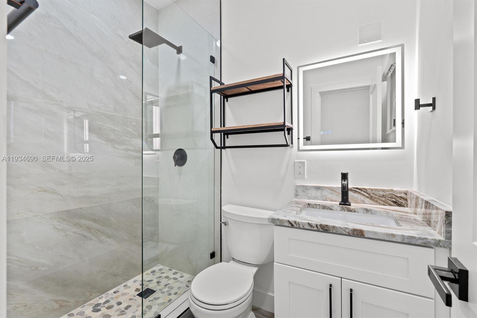 Building Photo - 326 191st St