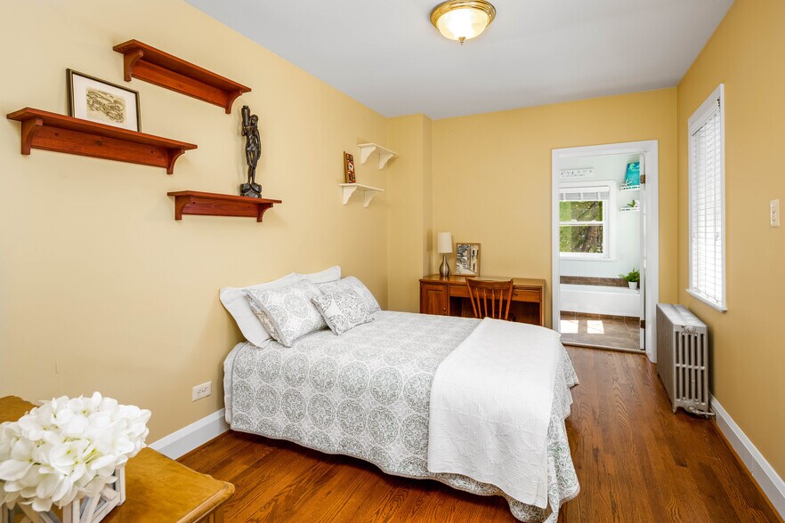 Building Photo - 903 S Potomac St