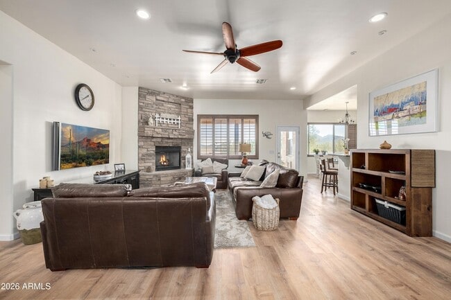 Building Photo - 1415 W Lavitt Ln