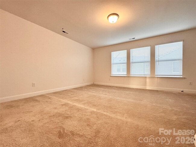 Building Photo - 2954 Clyde Dr