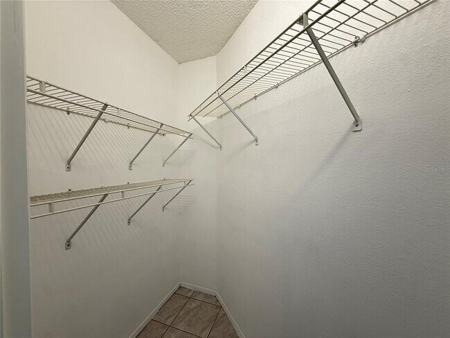Building Photo - 3900 Southpointe Dr