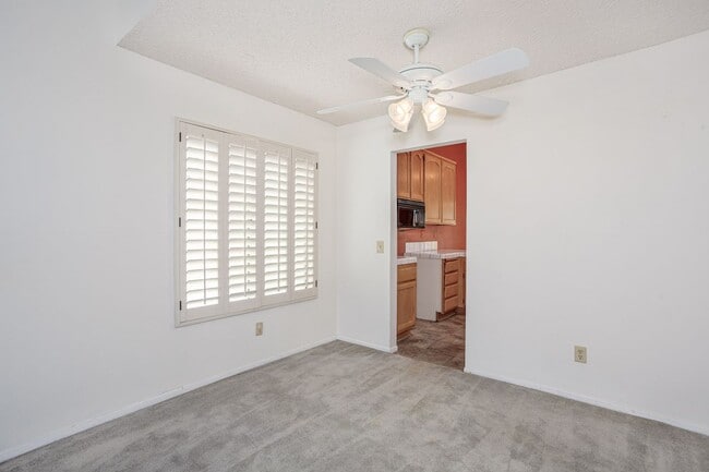 Building Photo - 5168 W Pinehurst Dr