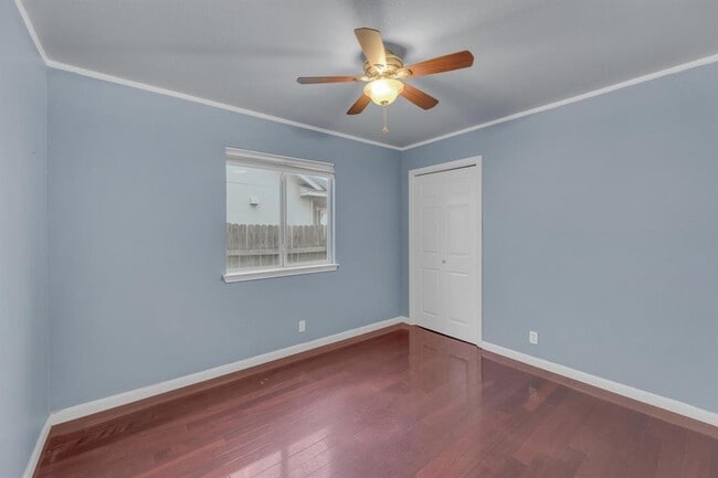 Building Photo - 1708 Royal Ascot Dr