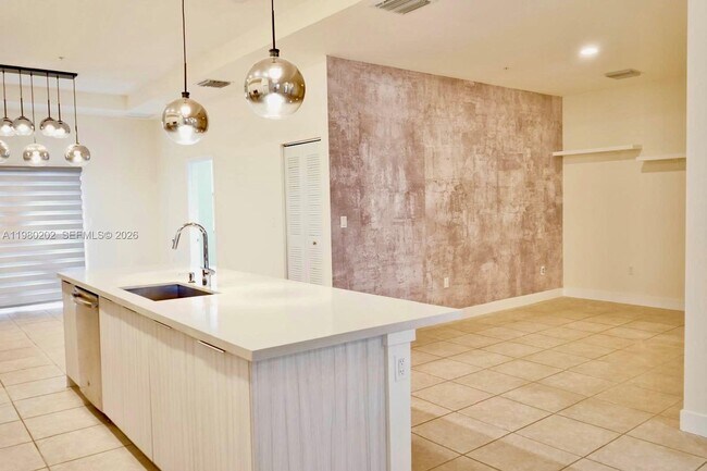 Building Photo - 7925 NW 104th Ave