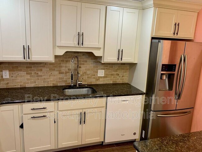 Building Photo - 2751 Pennsylvania Ave