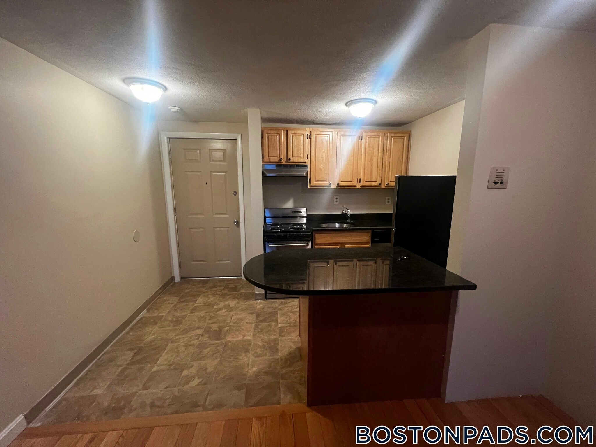 Building Photo - 385 Dorchester St