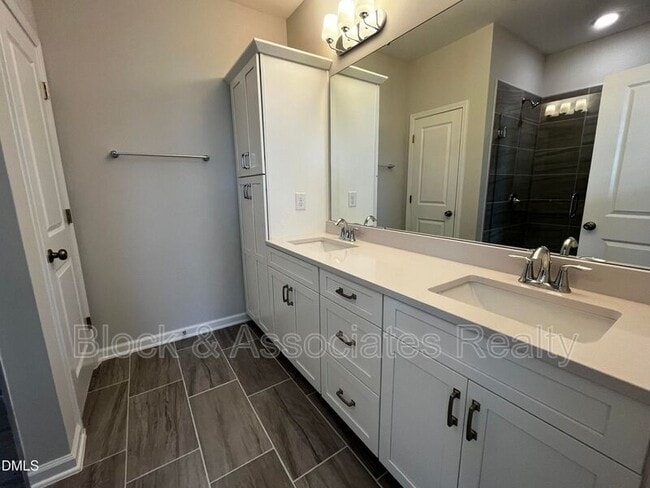 Building Photo - 2819 Carbondale Ct