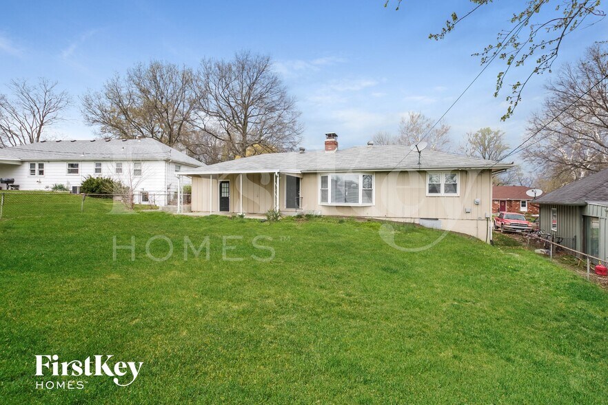 Building Photo - 804 NW Hearnes Ave