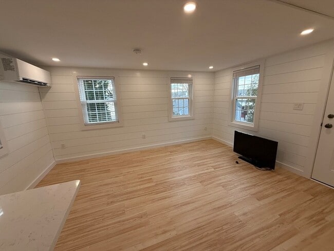 Building Photo - 68 Post N Rail Ave